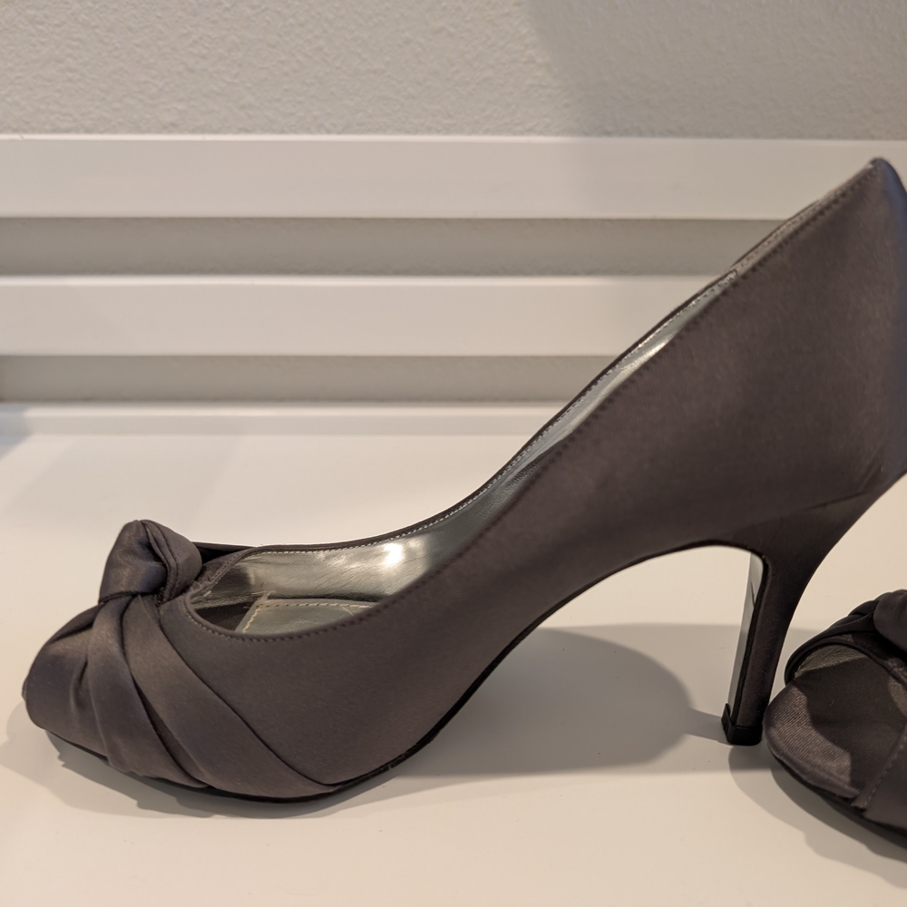 3 For $24 Monet Women's Gray Peep Toe Heels - Picture 4 of 11